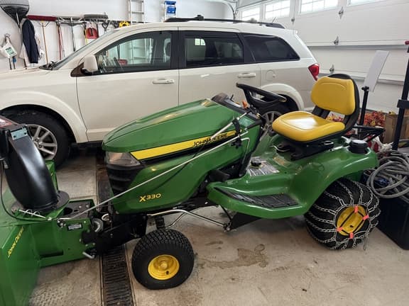 Image of John Deere X330 equipment image 2