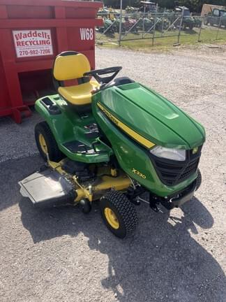 Image of John Deere X330 equipment image 1