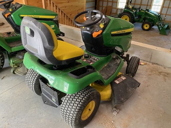 Image of John Deere X330 equipment image 1