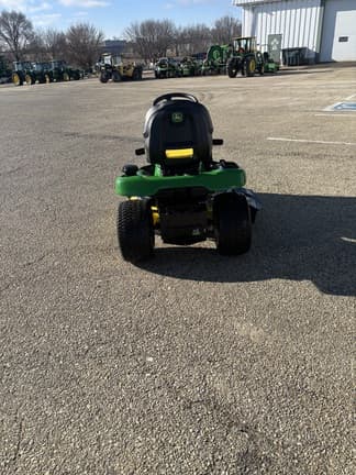 Image of John Deere X330 equipment image 2