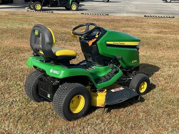 Image of John Deere X330 equipment image 4