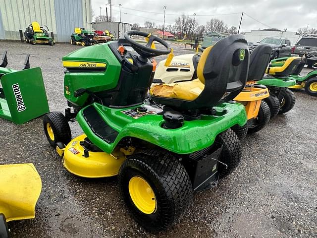 Image of John Deere X330 equipment image 1