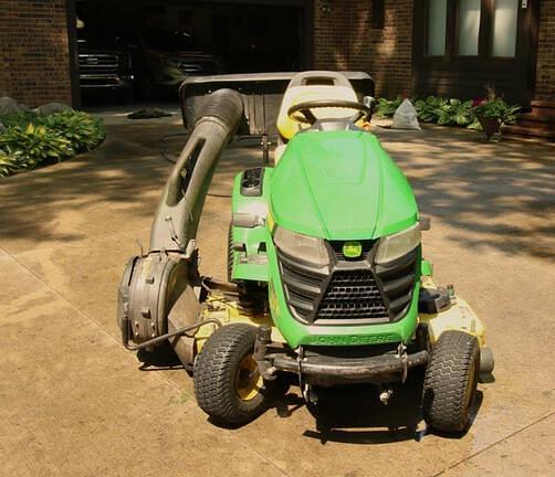 Image of John Deere X350 equipment image 4