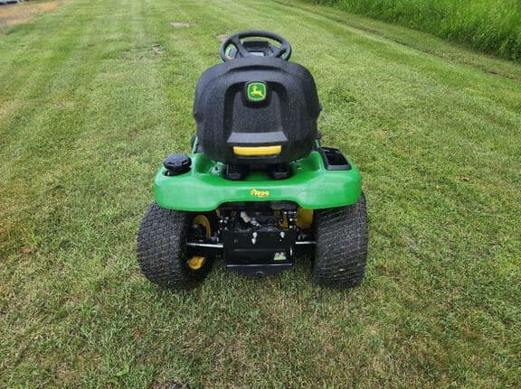 Image of John Deere X354 equipment image 3