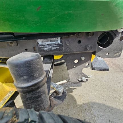 Image of John Deere X354 equipment image 4