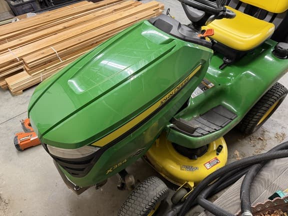 Image of John Deere X354 equipment image 3