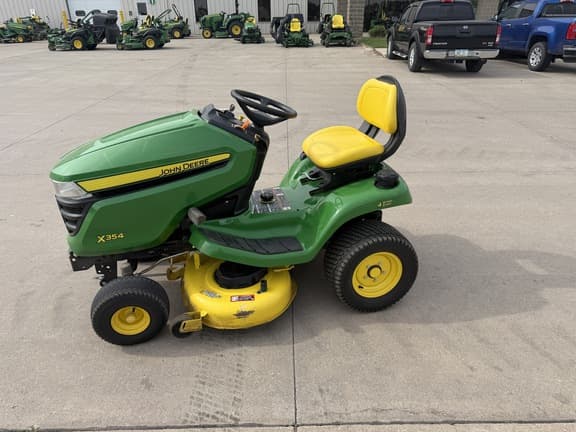 Image of John Deere X354 equipment image 1