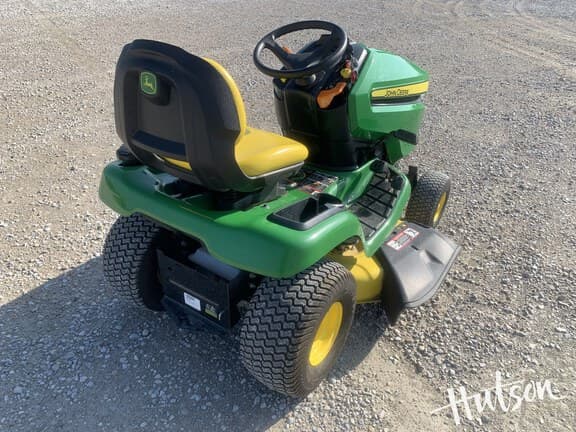 Image of John Deere X370 equipment image 3