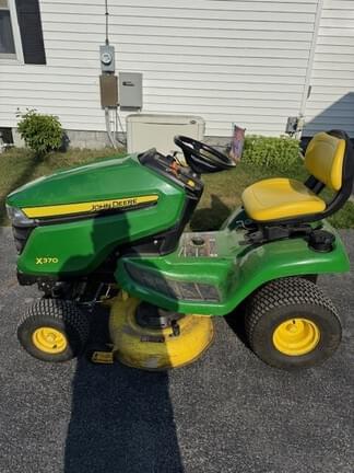 Image of John Deere X370 equipment image 1