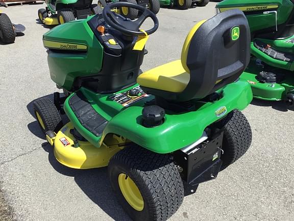 Image of John Deere X370 equipment image 4