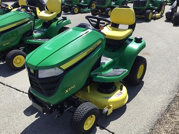Image of John Deere X370 equipment image 2