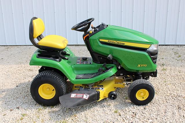 Image of John Deere X370 equipment image 2