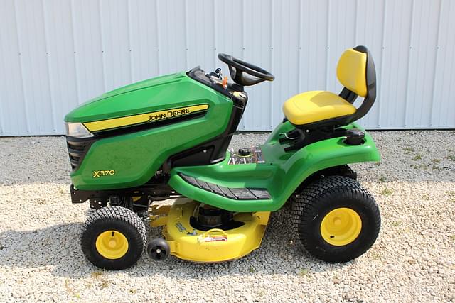 Image of John Deere X370 equipment image 1