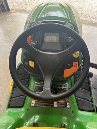 Image of John Deere X370 equipment image 3