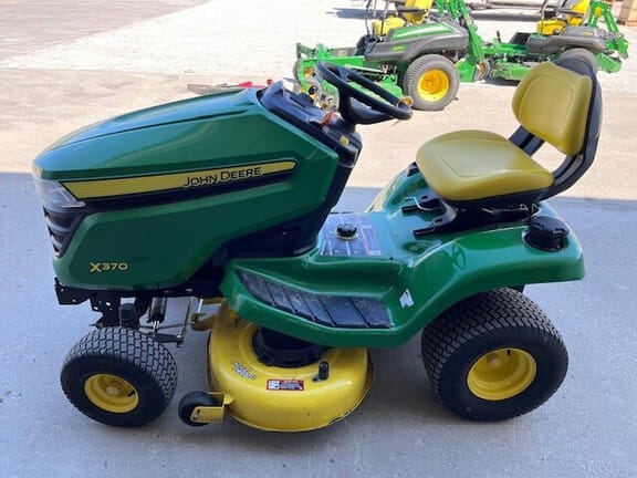 Main image John Deere X370