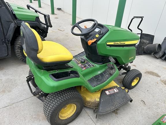 Image of John Deere X370 equipment image 2