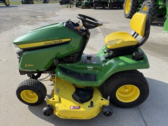 Image of John Deere X380 equipment image 1