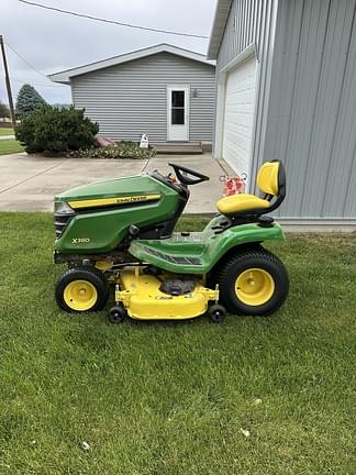 Image of John Deere X380 equipment image 3
