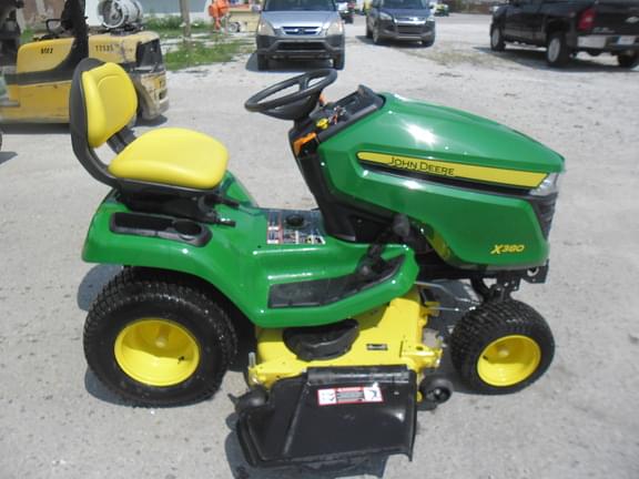 Image of John Deere X380 equipment image 4