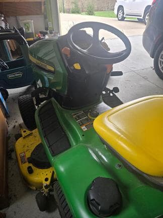 Image of John Deere X380 equipment image 3