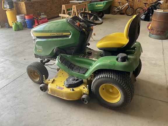 Image of John Deere X380 equipment image 1