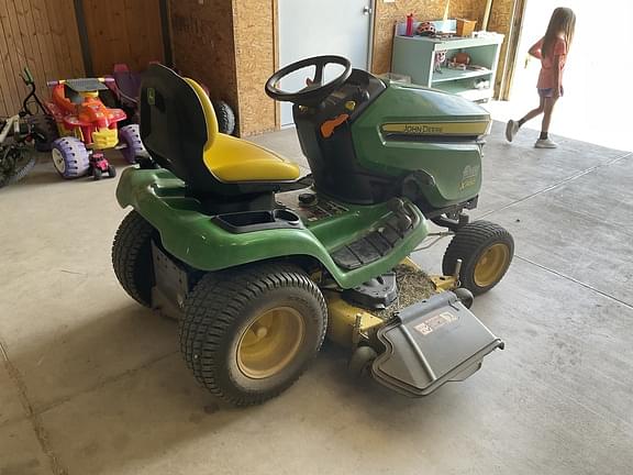 Image of John Deere X380 equipment image 2