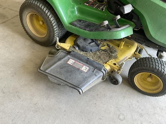 Image of John Deere X380 equipment image 4