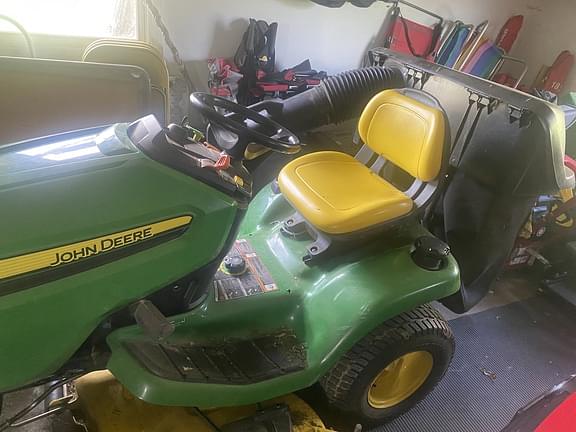 Image of John Deere X380 equipment image 3