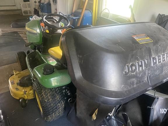 Image of John Deere X380 equipment image 1