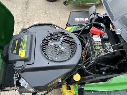 Image of John Deere X380 equipment image 4