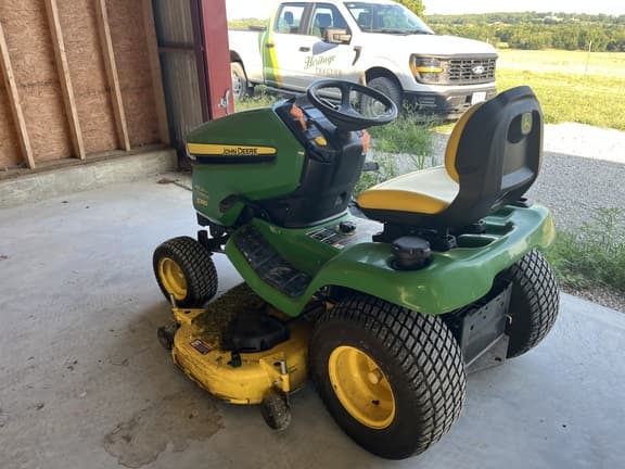 Image of John Deere X380 equipment image 3