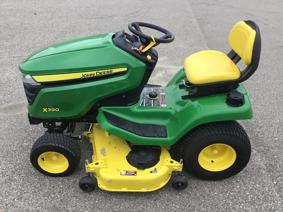 Image of John Deere X390 equipment image 2