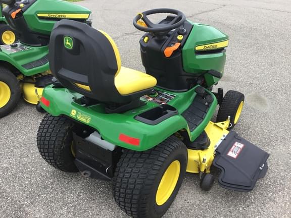 Image of John Deere X390 equipment image 4