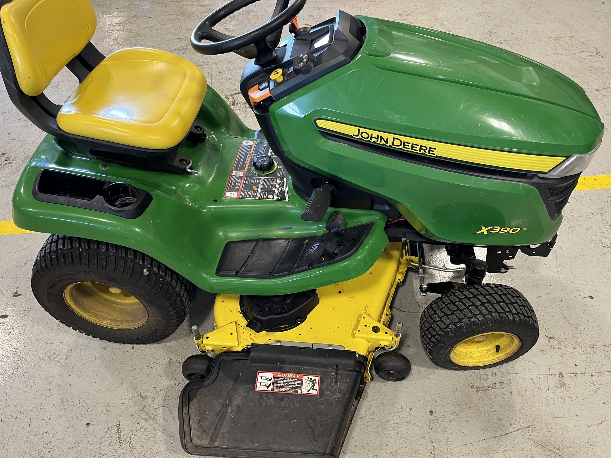 Main image John Deere X390