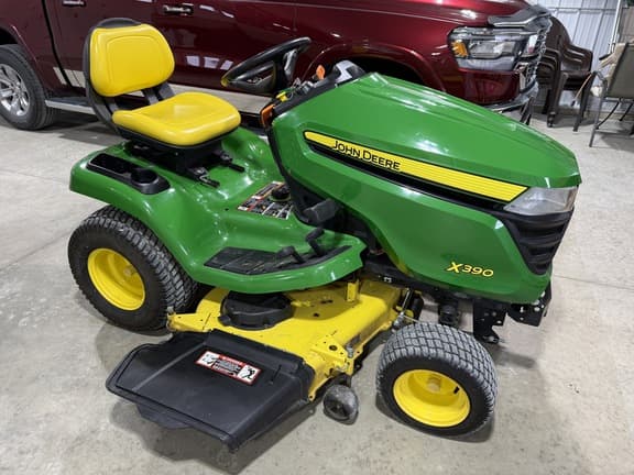 Image of John Deere X390 equipment image 2