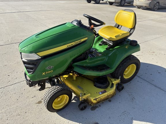 2020 John Deere X390 Equipment Image0