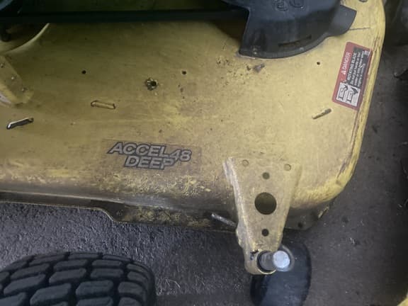 Image of John Deere X390 equipment image 4