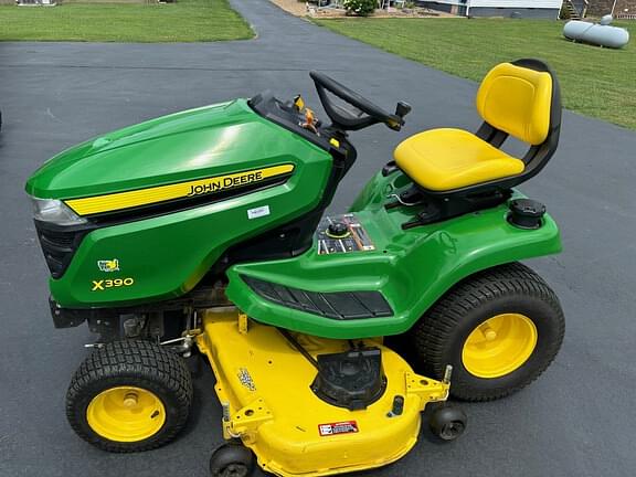 Image of John Deere X390 equipment image 1