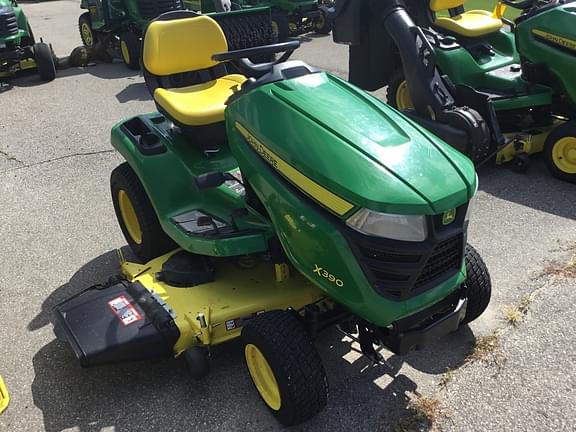 Image of John Deere X390 equipment image 2