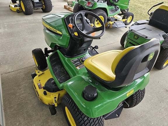 Image of John Deere X390 equipment image 4