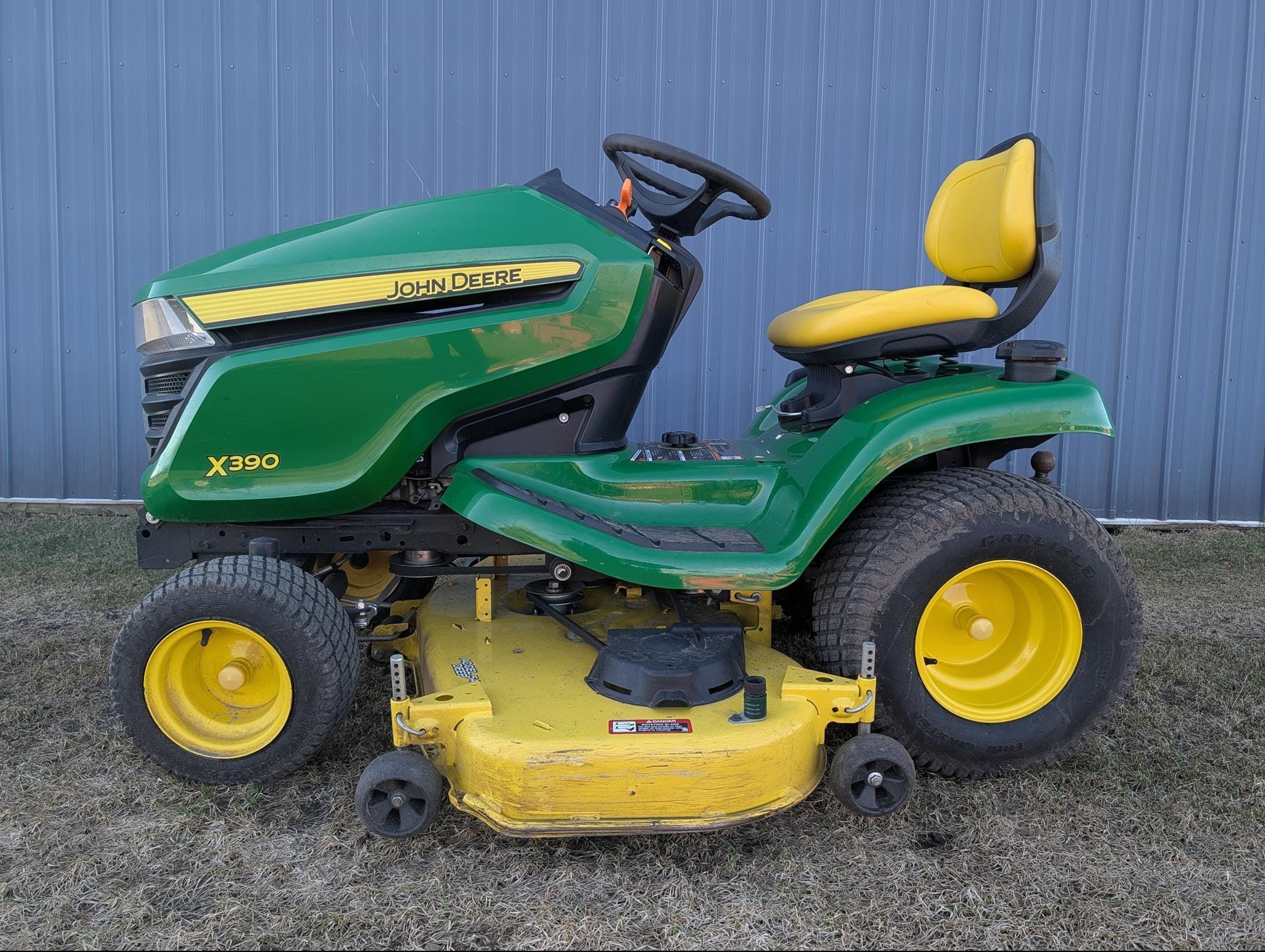 2020 John Deere X390 Equipment Image0