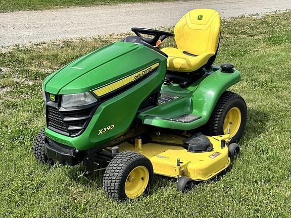 Image of John Deere X390 equipment image 2