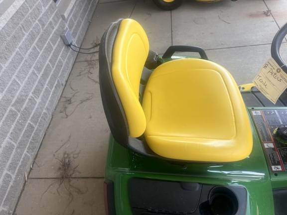 Image of John Deere X570 equipment image 3