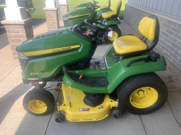Image of John Deere X570 equipment image 1