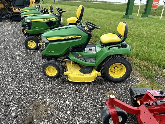 Image of John Deere X570 equipment image 4