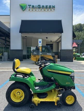 Image of John Deere X570 equipment image 1
