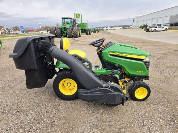 Image of John Deere X570 equipment image 4