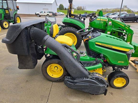 Image of John Deere X570 equipment image 3