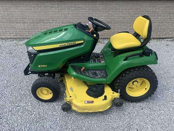 Image of John Deere X580 equipment image 1