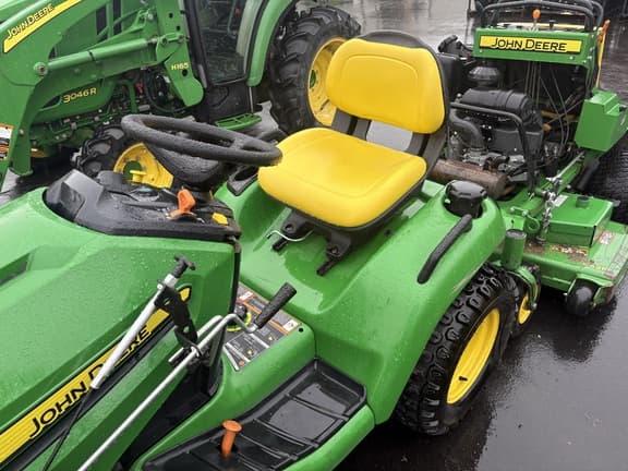 Image of John Deere X580 equipment image 3